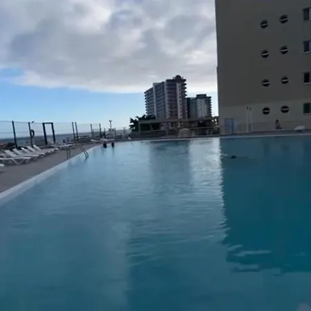 In Playa Paraiso Tenerife * 阿德耶