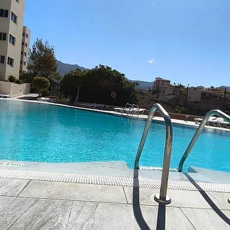In Playa Paraiso Tenerife * アデヘ